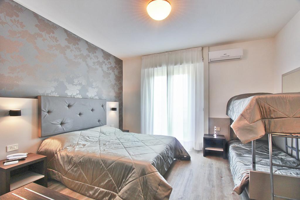 Hotel Gambrinus Lignano Sabbiadoro Oda fotoğraf