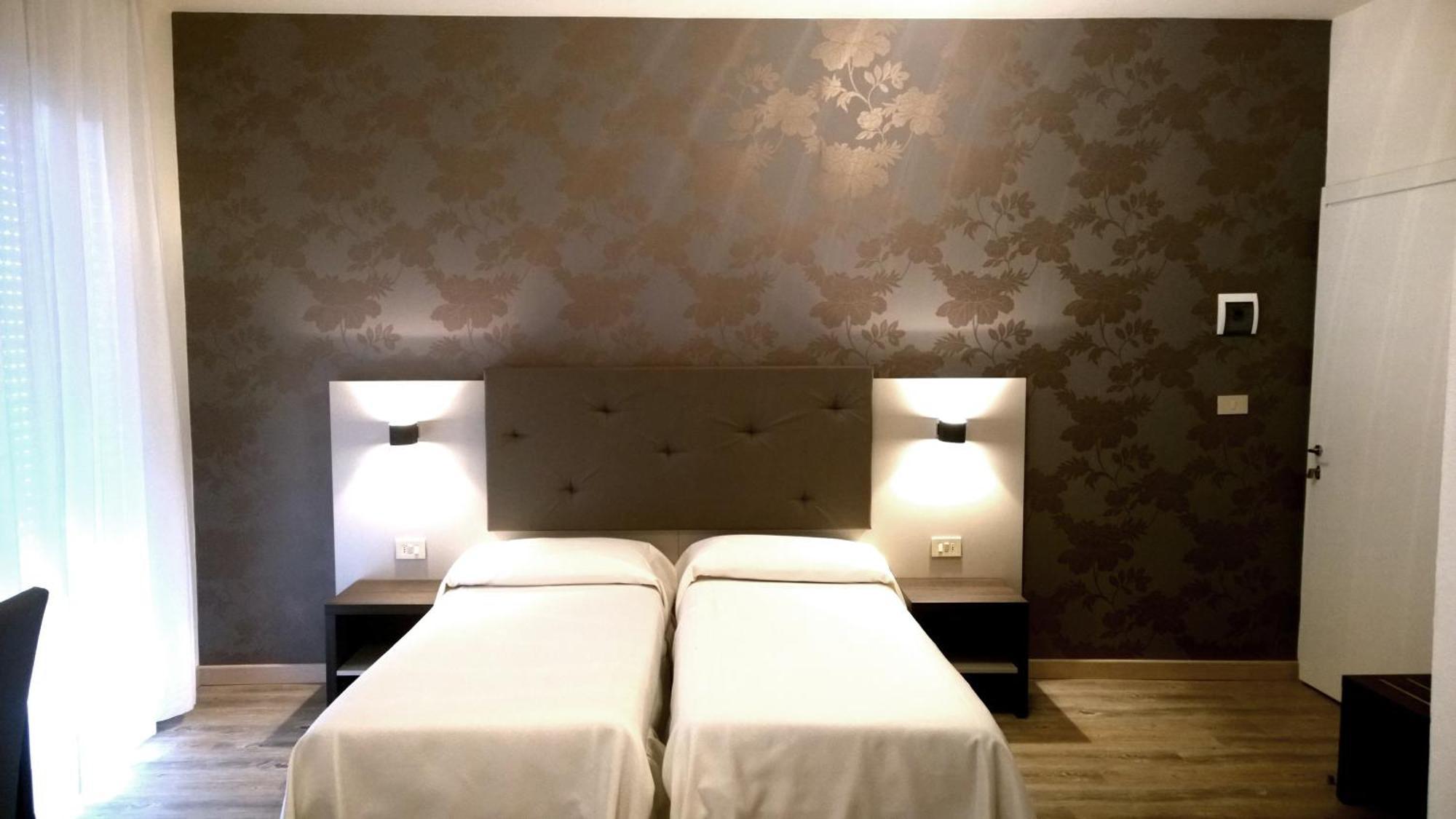 Hotel Gambrinus Lignano Sabbiadoro Oda fotoğraf