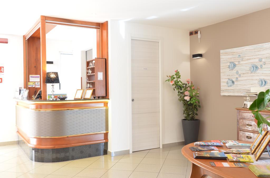 Hotel Gambrinus Lignano Sabbiadoro Dış mekan fotoğraf