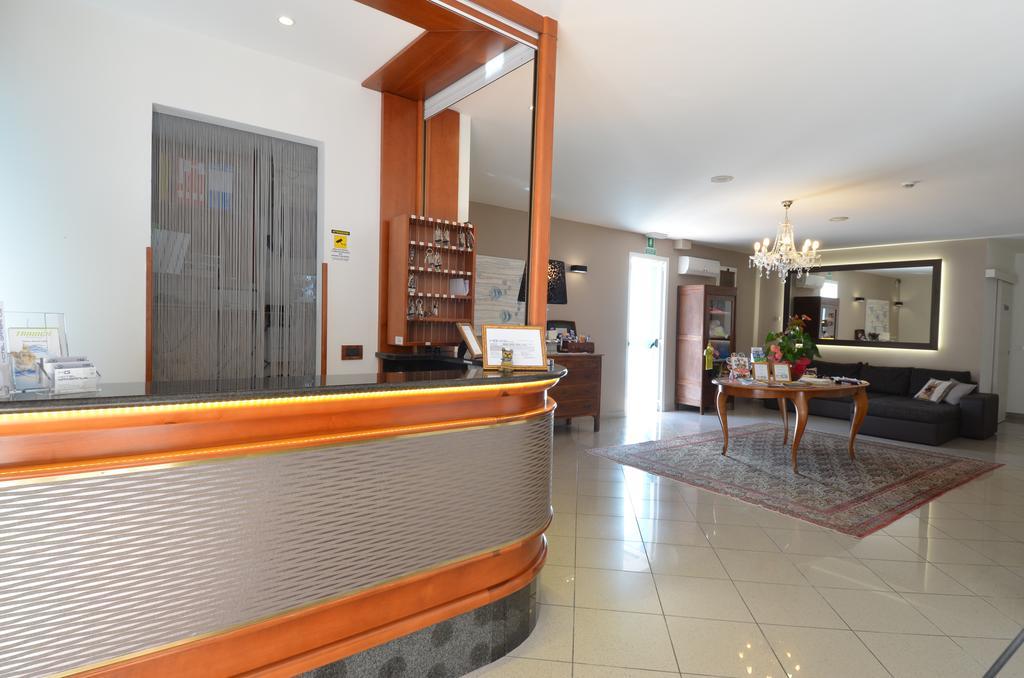 Hotel Gambrinus Lignano Sabbiadoro Dış mekan fotoğraf
