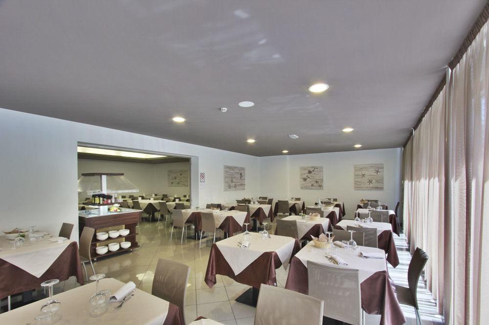 Hotel Gambrinus Lignano Sabbiadoro Dış mekan fotoğraf