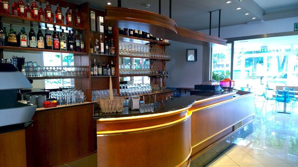 Hotel Gambrinus Lignano Sabbiadoro Dış mekan fotoğraf