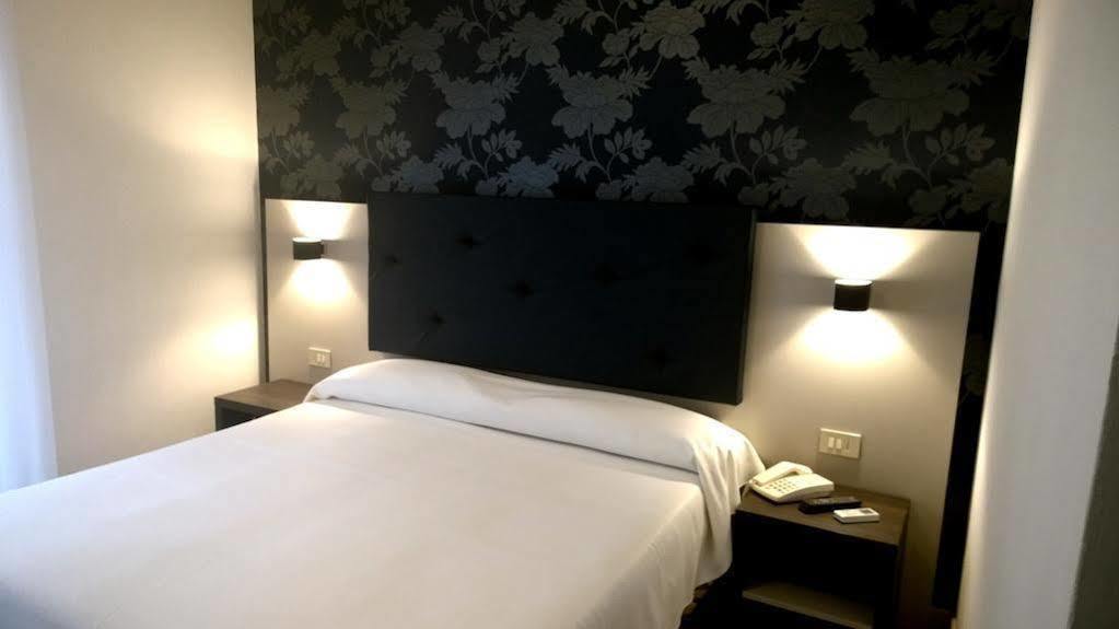 Hotel Gambrinus Lignano Sabbiadoro Dış mekan fotoğraf